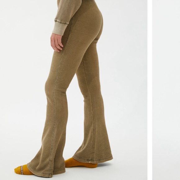 High waisted flare bottoms - Picture 2 of 3